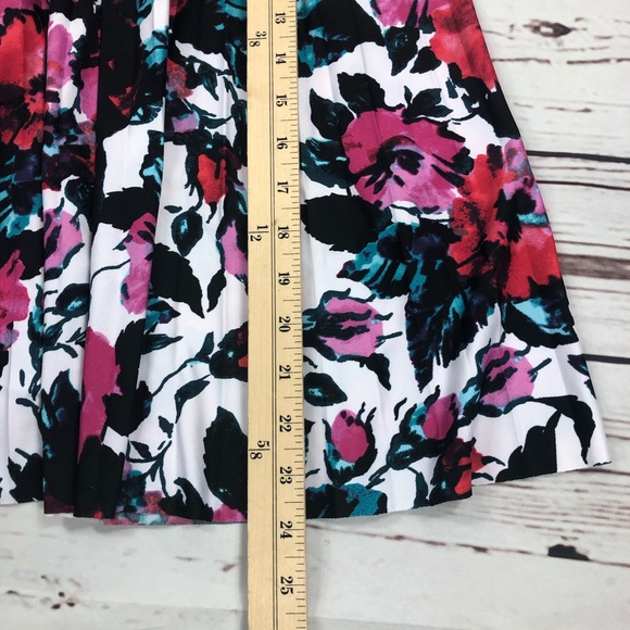 NEW WITH TAGS Convington Midi Stretch Flowy Floral Skirt Size M PETITE N - Picture 5 of 6